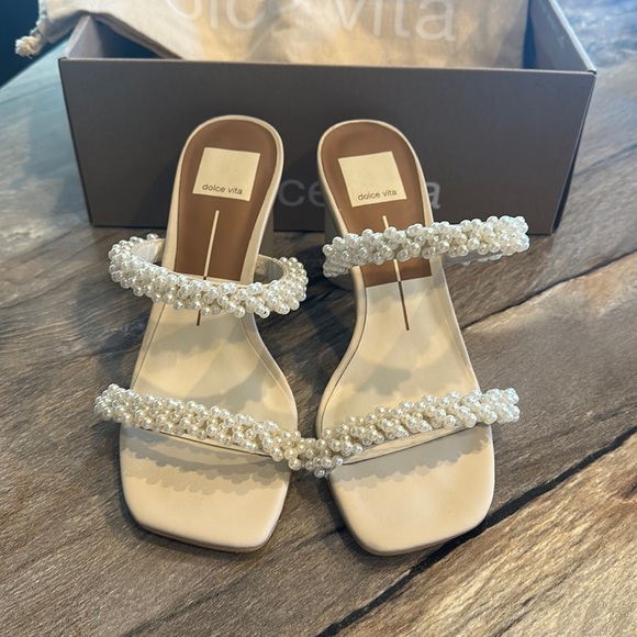 Dolce Vita Noel Heels Vanilla Pearls - Picture 1 of 8